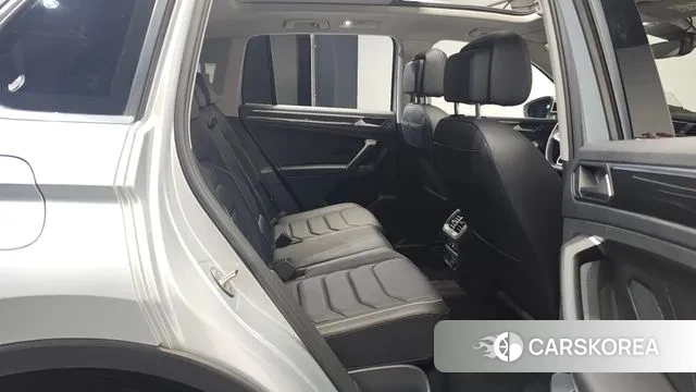 Volkswagen Tiguan second Generation 2022 Серебряный из Кореи, фото 3