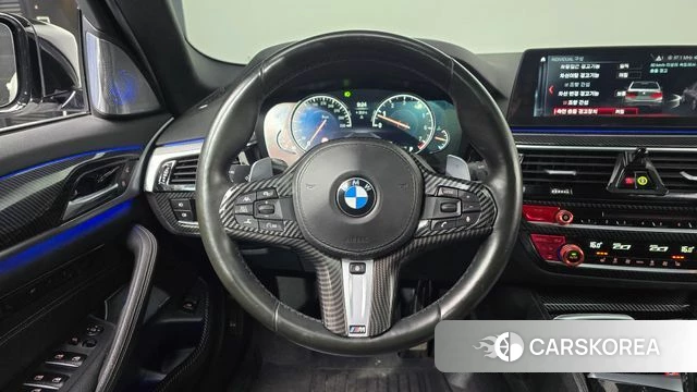 BMW 5 Series (G30) 2018 Белый из Кореи, фото 3