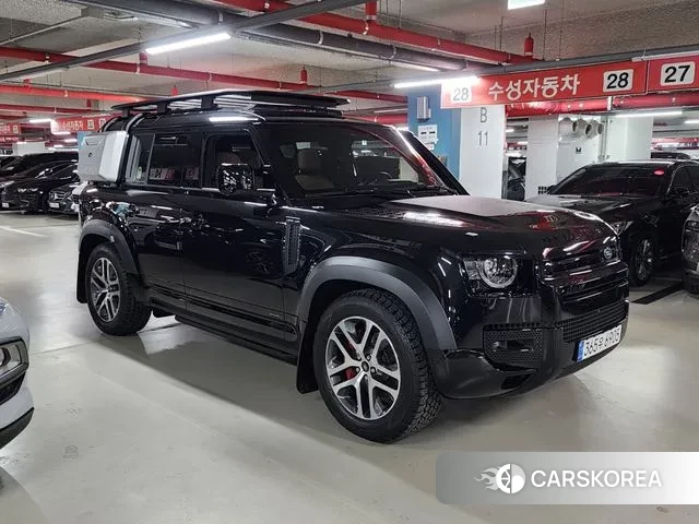 Land Rover Defender (L663) 2025 Черный из Кореи, фото 3