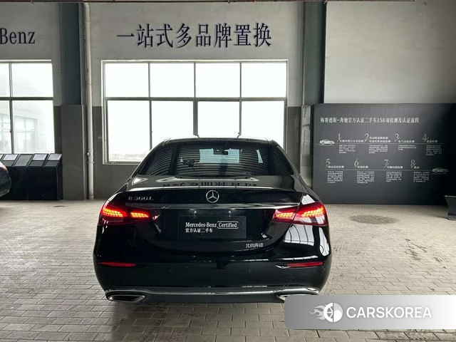 Mercedes-Benz E-class 2023 Черный из Китая, фото 3