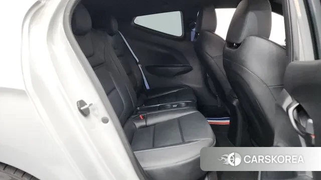 Hyundai Veloster (JS) 2022 Серебристо-серый из Кореи, фото 3