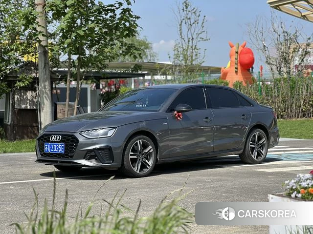 Audi A4L 2022 Темно-серый из Китая, фото 3