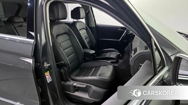 Volkswagen Tiguan second Generation 2020 Серый из Кореи, фото 3