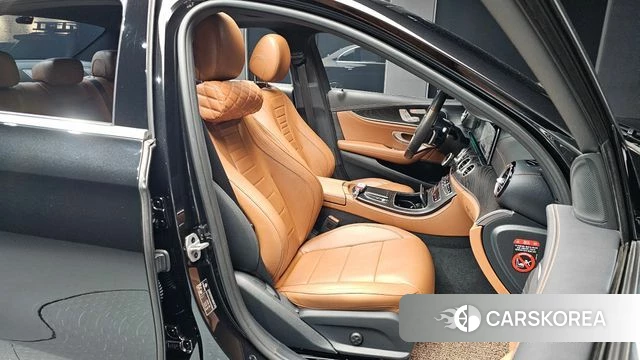 Mercedes-Benz E-Class W213 2021 Черный из Кореи, фото 3