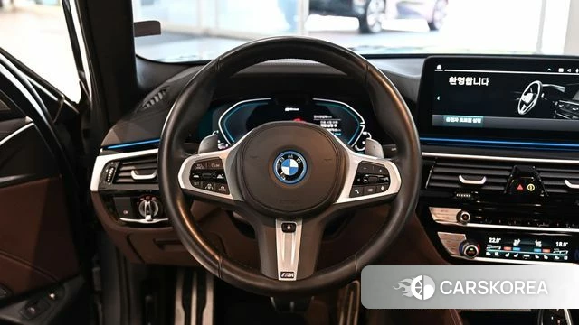 BMW 5 Series (G60) 2023 Серебристо-серый из Кореи, фото 3