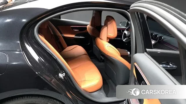 Mercedes-Benz C-Class W206 2024 Черный из Кореи, фото 3