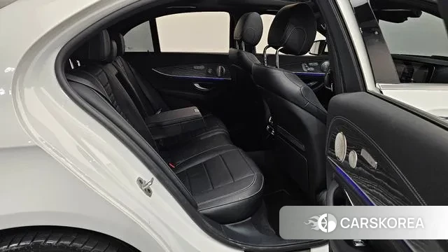 Mercedes-Benz E-Class W213 2022 Белый из Кореи, фото 3