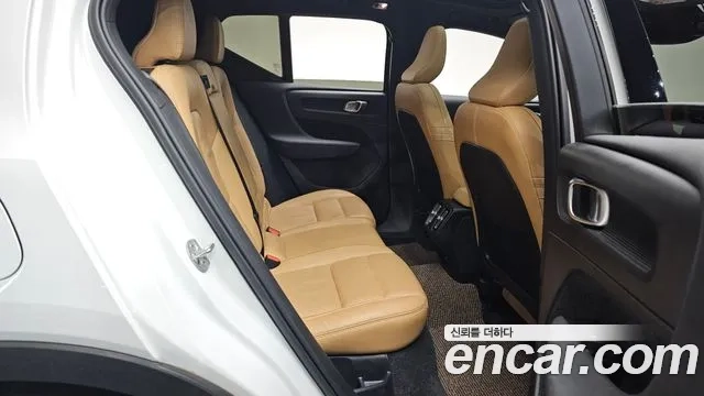 Volvo XC40 2022 Белый из Кореи, фото 3