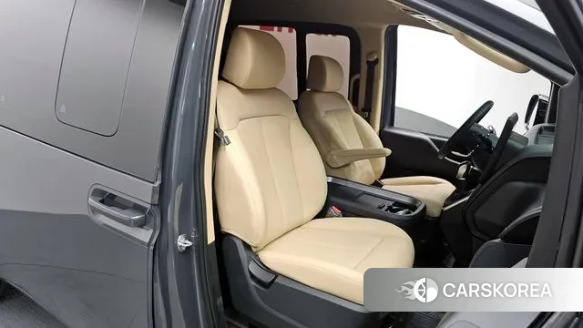 Hyundai Staria 2025 Серый из Кореи, фото 3