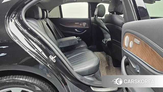 Mercedes-Benz E-Class W213 2020 Черный из Кореи, фото 3