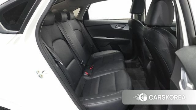 Kia The New K3 2nd generation 2022 Белый из Кореи, фото 3
