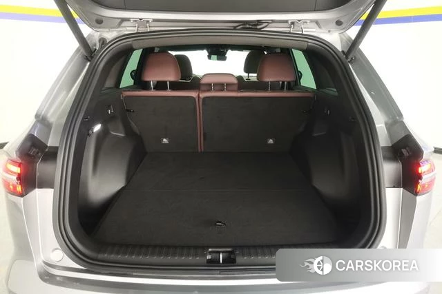 Geely Automobile Xingyue L 2024 Темно-серый из Китая, фото 3