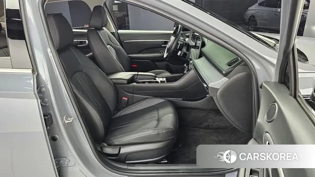 Hyundai Sonata D Edge (DN8) 2023 Светло-серебряный цвет из Кореи, фото 3