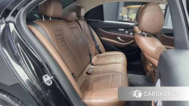 Mercedes-Benz E-Class W213 2018 Черный из Кореи, фото 3