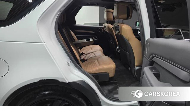 Land Rover Discovery 5 2023 Белый из Кореи, фото 3