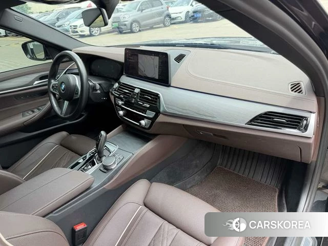 BMW 5 series 2021 Черный из Китая, фото 3