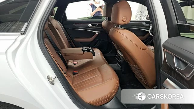 Audi A6 (C8) 2021 Белый из Кореи, фото 3