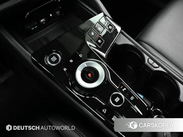 Kia Sportage 5th Generation Hybrid 2023 Белый из Кореи, фото 3