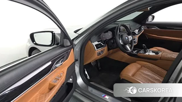 BMW 7 Series (G11) 2021 Серебристо-серый из Кореи, фото 3