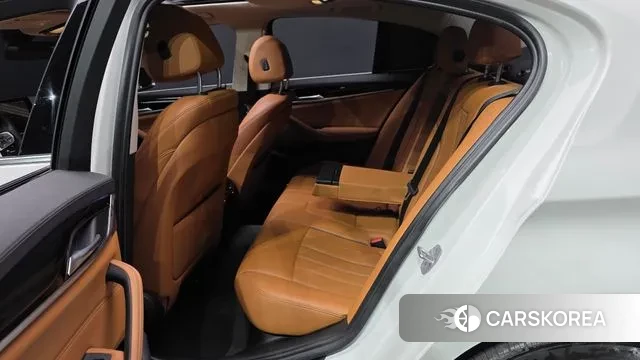 BMW 5 Series (G30) 2018 Белый из Кореи, фото 3