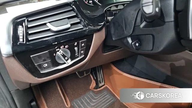 BMW 6 Series GT (G32) 2018 Серый из Кореи, фото 3