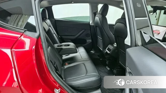 Tesla Model Y 2024 Красный из Кореи, фото 3