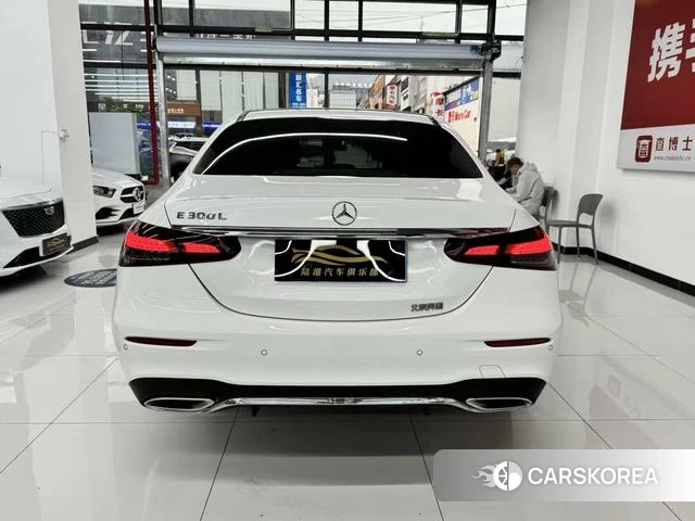 Mercedes-Benz E-class 2022 Белый из Китая, фото 3