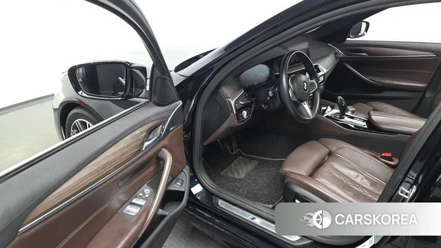 BMW 5 Series (G30) 2019 Черный из Кореи, фото 3