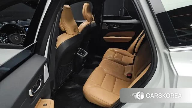 Volvo XC60 second Generation 2020 Белый из Кореи, фото 3