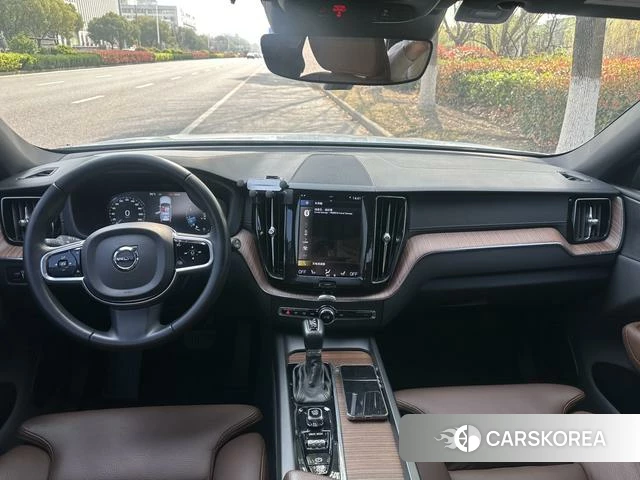 Volvo XC60 2020 Белый из Китая, фото 3
