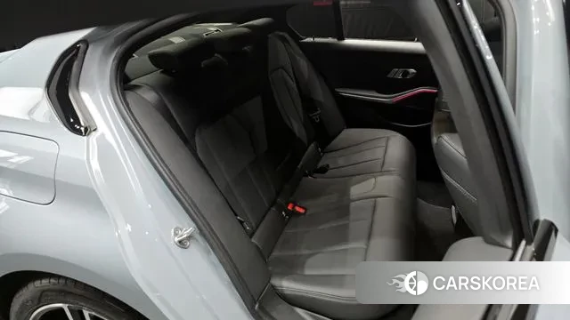 BMW 3 Series (G20) 2025 Серебристо-серый из Кореи, фото 3