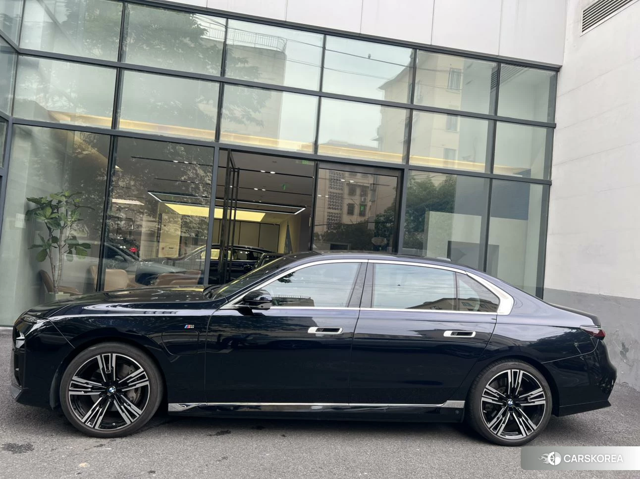 BMW i7 2023 Черный из Китая, фото 3