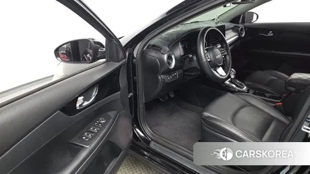 Kia The New K3 2nd generation 2022 Черный из Кореи, фото 3