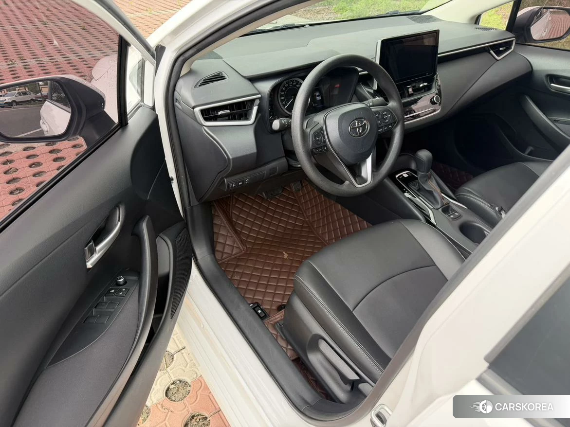 Toyota Corolla 2023 Белый из Китая, фото 3