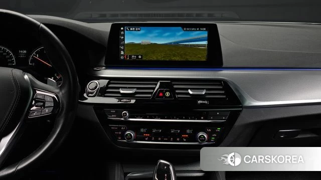 BMW 5 Series (G30) 2018 Белый из Кореи, фото 3