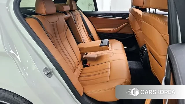 BMW 5 Series (G30) 2021 Белый из Кореи, фото 3