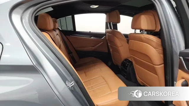 BMW 5 Series (G30) 2023 Серый из Кореи, фото 3