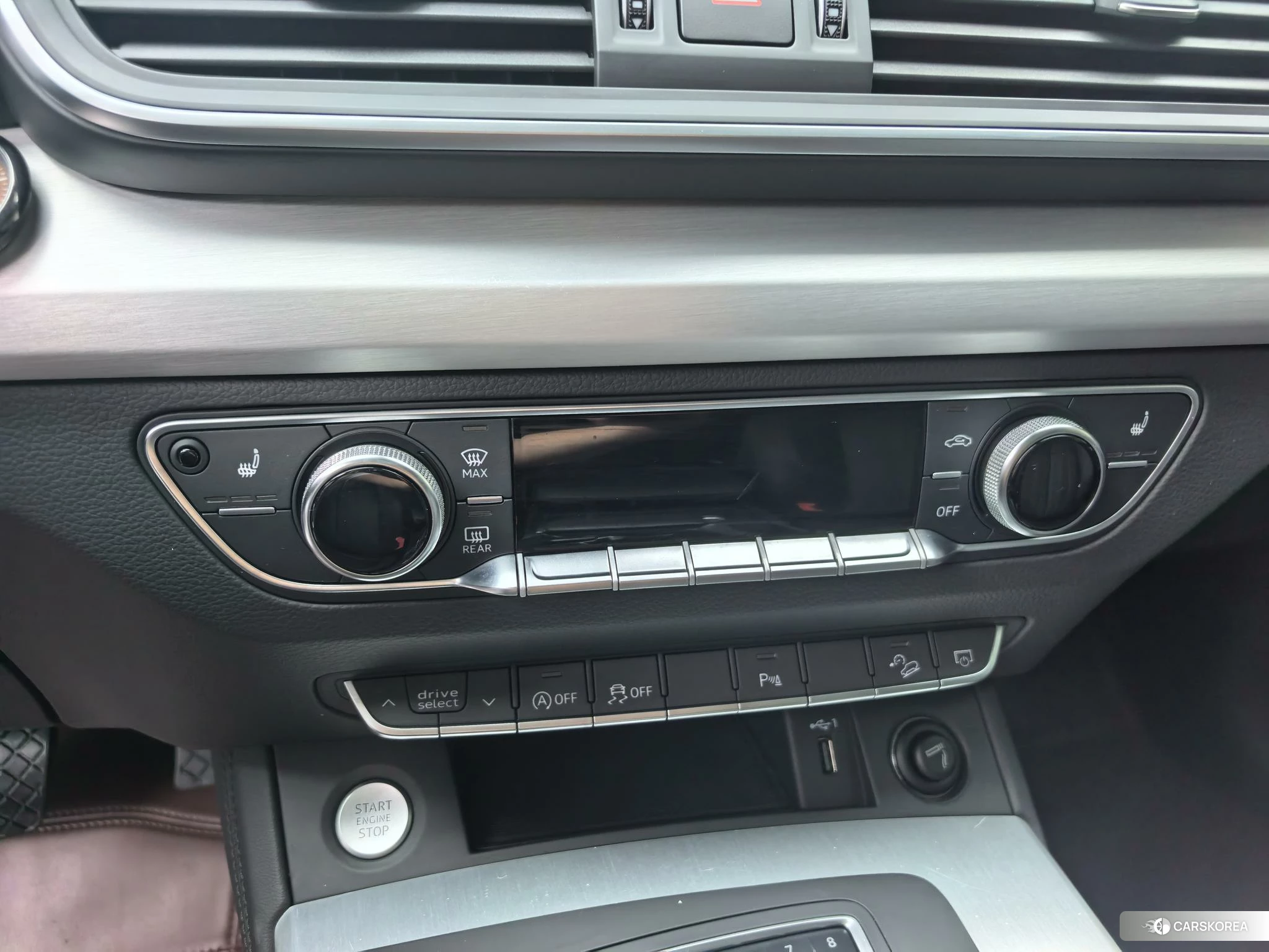 Audi Q5L 2020 Черный из Китая, фото 3