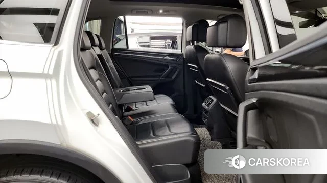 Volkswagen Tiguan second Generation 2018 Белый из Кореи, фото 3