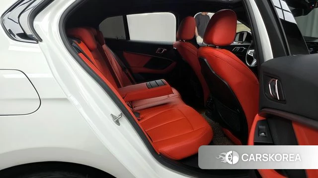 BMW 1 Series (F40) 2021 Белый из Кореи, фото 3