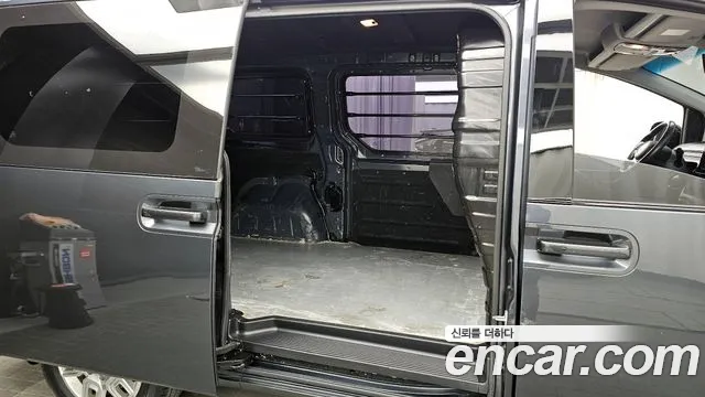 Hyundai Staria 2022 Черный из Кореи, фото 3