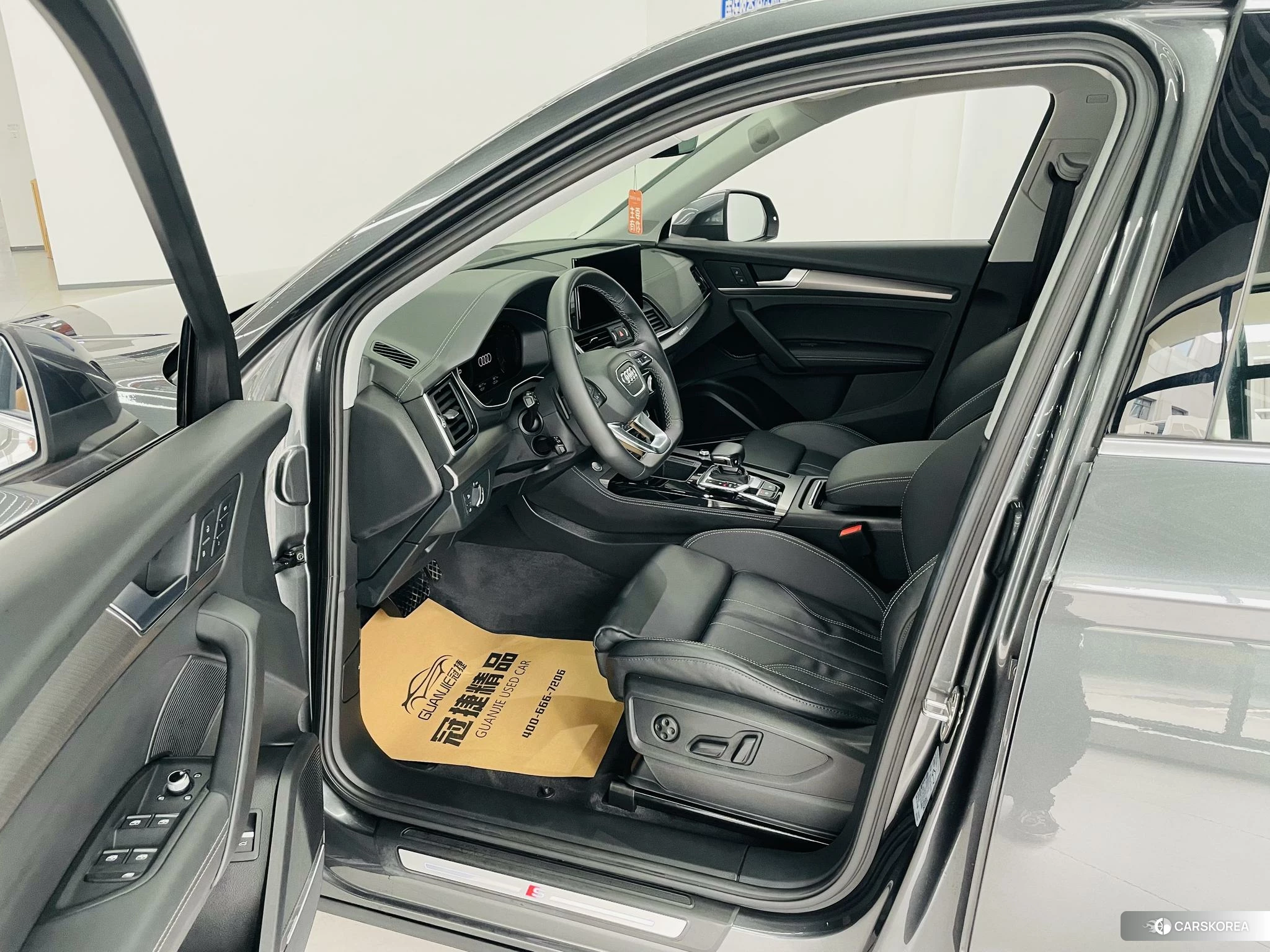 Audi Q5L 2021 Серебристо-серый из Китая, фото 3