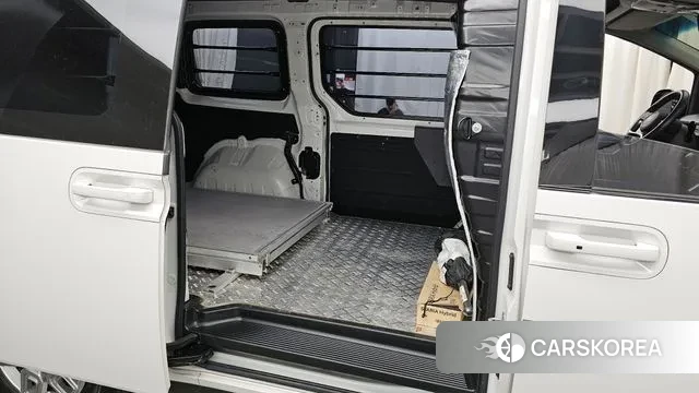 Hyundai Staria 2024 Белый из Кореи, фото 3