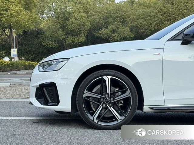 Audi A4L 2024 Белый из Китая, фото 3