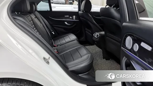 Mercedes-Benz E-Class W213 2018 Белый из Кореи, фото 3