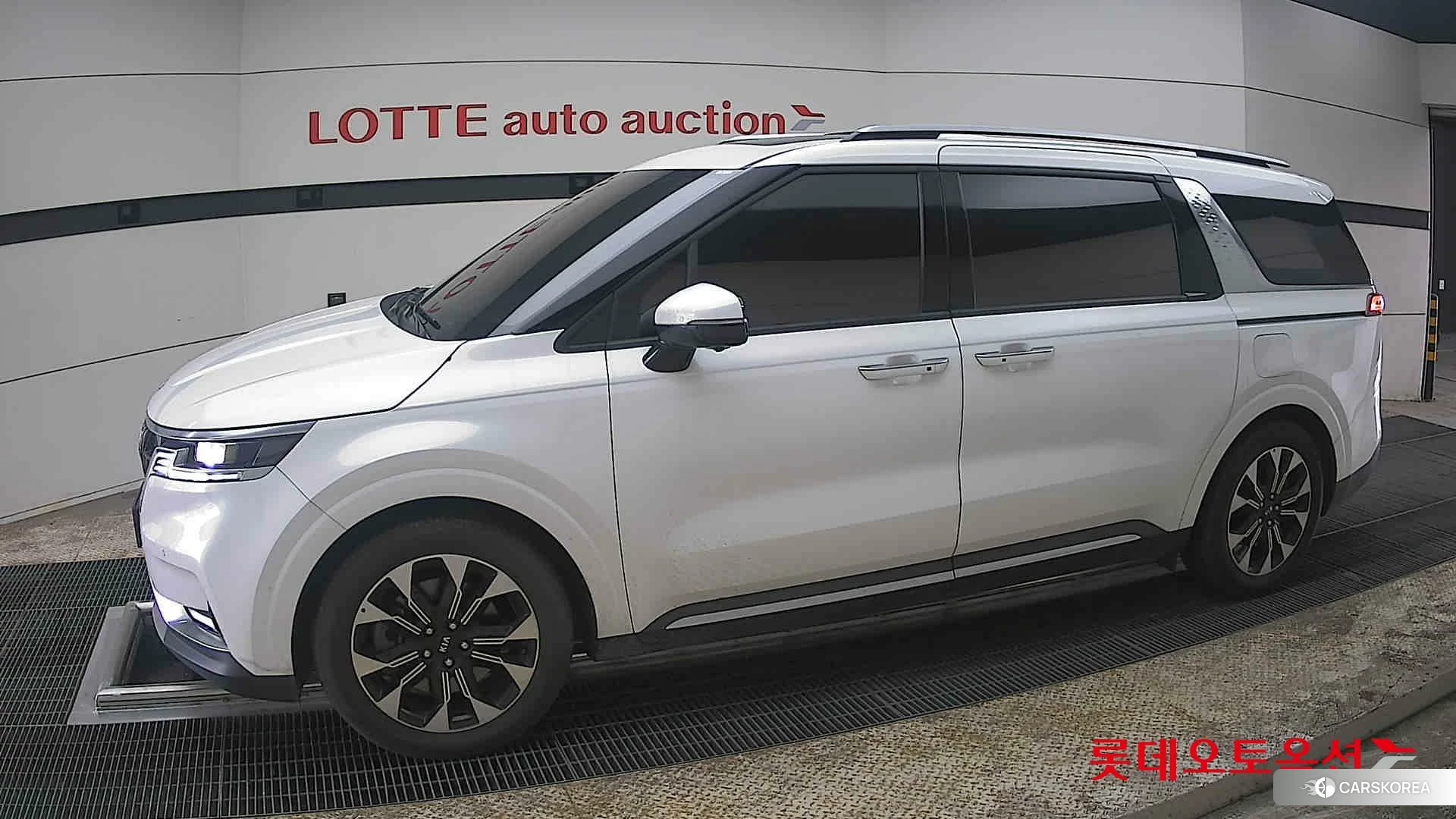 Kia Carnival 2021 Белый из Кореи, фото 3