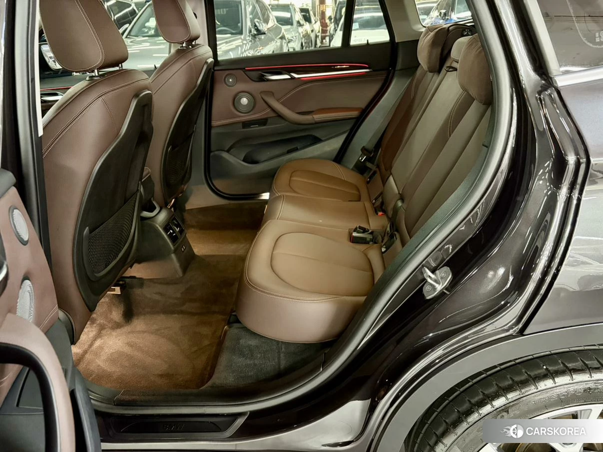 BMW X1 2022 Темно-серый из Китая, фото 3