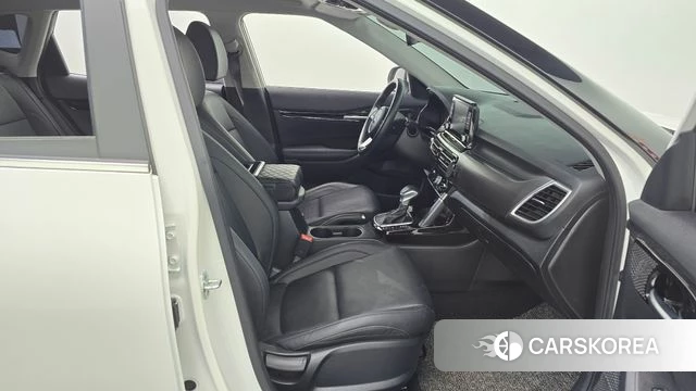 Kia Seltos 2021 Белый из Кореи, фото 3