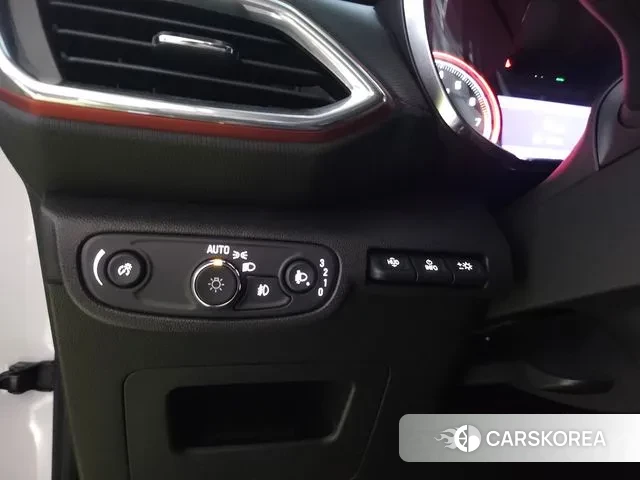 Chevrolet (GM Daewoo) Trailblazer 2023 Белый из Кореи, фото 3