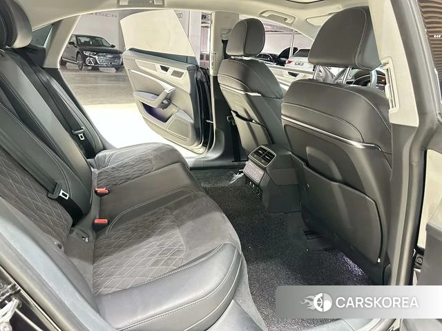 Audi A7L 2025 Черный из Китая, фото 3